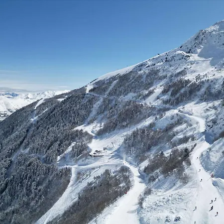 Apartment Convivial Au Pied Des Pistes Avec Local Skis Et Parking, Animaux Non Acceptes - Fr-1-296-450 *