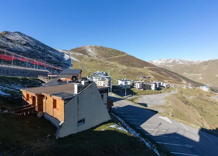 Cosy Aux Pieds Des Pistes Avec Parking - Fr-1-296-450