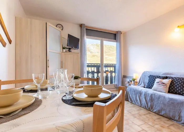 Cosy Aux Pieds Des Pistes Avec Parking - Fr-1-296-450 *