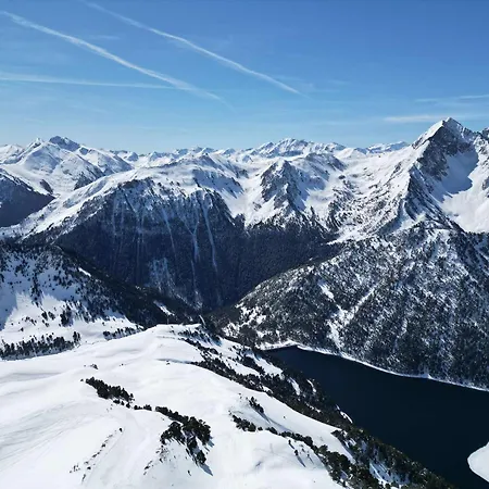 Cosy Aux Pieds Des Pistes Avec Parking - Fr-1-296-450